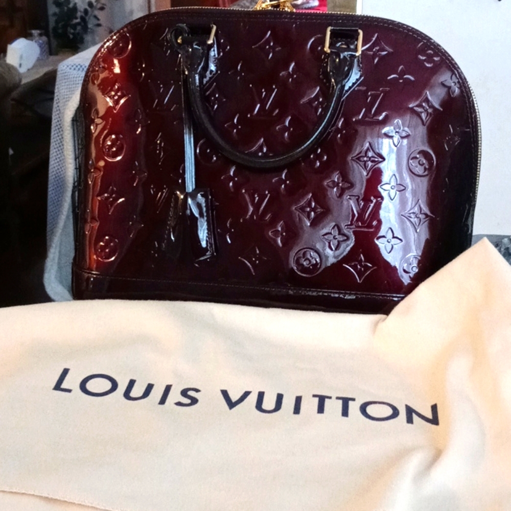 Louis Vuitton Vernis Alma MM NEW